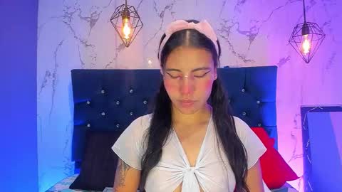 dakotaa_johnson online show from February 23, 8:00 pm