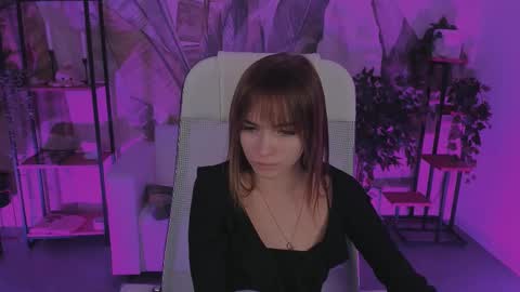 dakotaajohnnson online show from March 10, 11:34 am