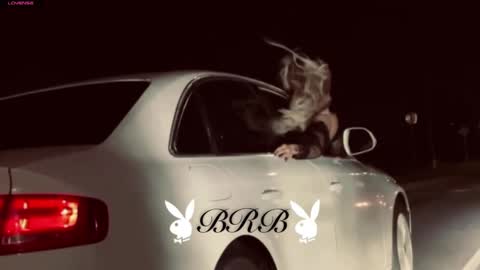 dakotaajohnnson online show from October 27, 11:32 am