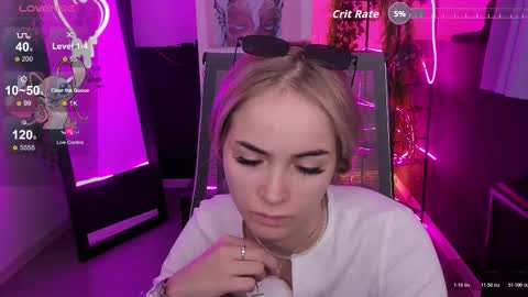 dakotaajohnnson online show from October 17, 8:51 am