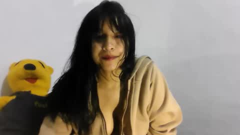 dakotaholand online show from April 18, 1:40 am