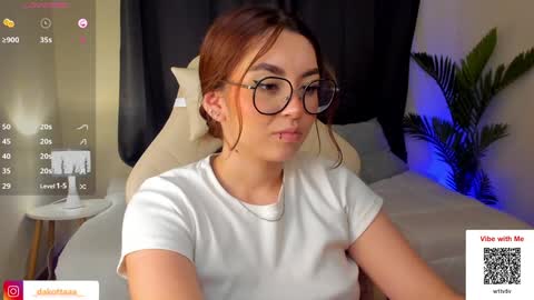 dakottaa__ online show from January 8, 2:14 am