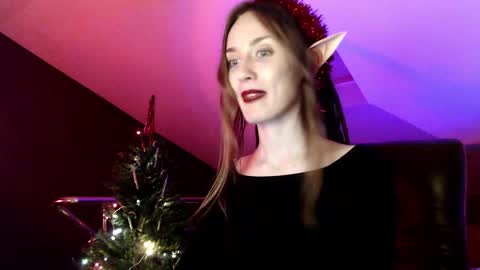Dalia  online show from December 24, 2:22 pm