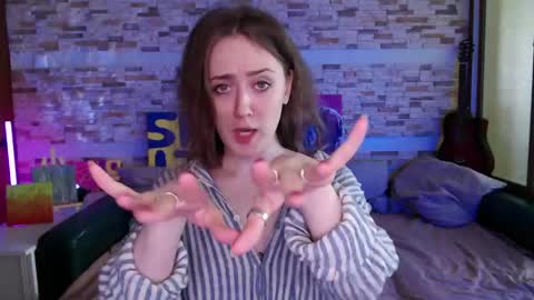 Dalia  online show from April 14, 10:40 am