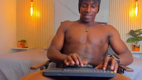 Snapshot of dalton_asher chatting on December 15, 6:18 am dalton_asher online show from December 15, 6:18 am