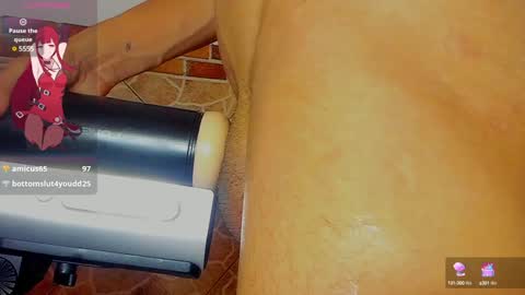 Snapshot of damara_ochoa chatting on February 6, 6:51 am online show from February 6, 6:51 am