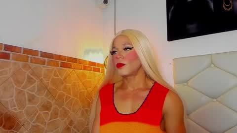 Snapshot of damara_ochoa chatting on February 16, 3:26 am online show from February 16, 3:26 am