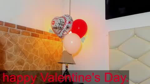 Snapshot of damara_ochoa chatting on February 15, 3:42 am online show from February 15, 3:42 am