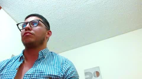 damian_ferrer01 online show from October 17, 1:09 am