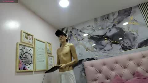 damian_saint online show from June 7, 7:30 pm