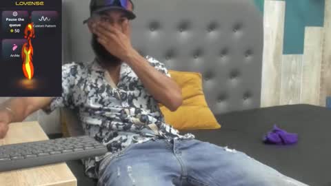 damian_shakur online show from October 31, 11:32 am