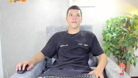 damian_vega13 online show from November 24, 6:17 pm