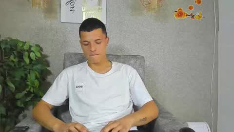 damian_vega13 online show from November 13, 6:21 pm