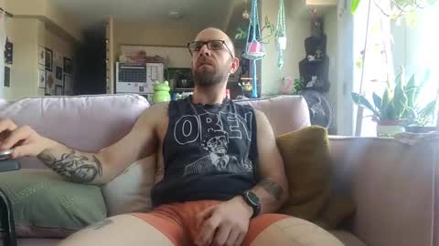 Snapshot of damien_mace chatting on February 2, 1:52 pm damien_mace online show from February 2, 1:52 pm