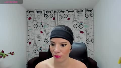 Danaa Rey online show from October 31, 3:01 pm