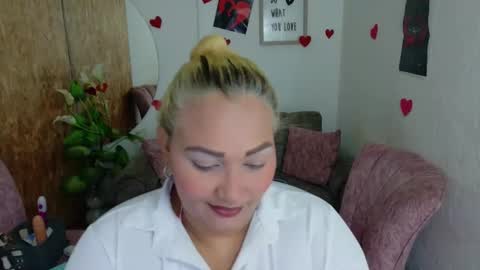 danalaleska online show from February 3, 6:40 am