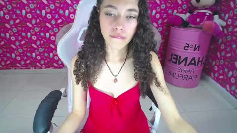 Snapshot of danatella_a chatting on February 13, 4:28 pm Danatella online show from February 13, 4:28 pm
