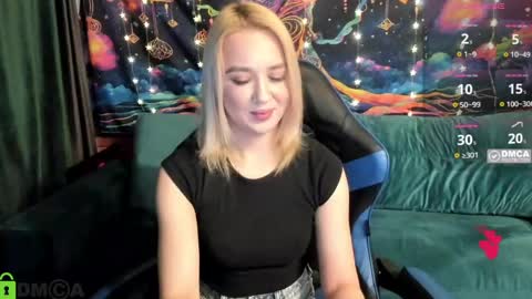 dances_queen online show from April 4, 7:04 am