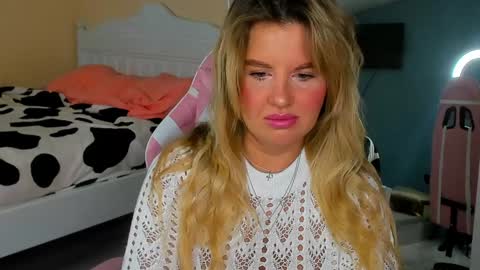 Snapshot of dangerous_lioness_ chatting on January 28, 1:29 am Kali online show from January 28, 1:29 am