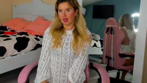 Snapshot of dangerous_lioness_ chatting on January 28, 4:39 am Kali online show from January 28, 4:39 am