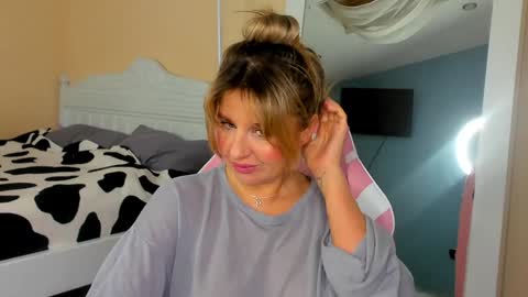 Snapshot of dangerous_lioness_ chatting on January 18, 1:19 am Kali online show from January 18, 1:19 am