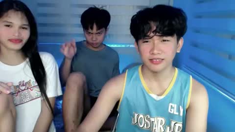   online show from December 9, 4:47 pm