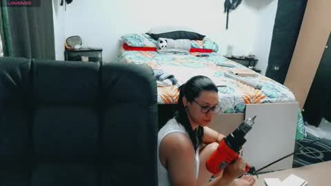 dani y jocelyn online show from December 2, 7:12 pm