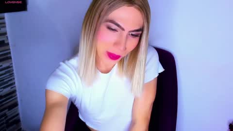 Snapshot of dani_lovet1 chatting on January 31, 1:33 am dani online show from January 31, 1:33 am