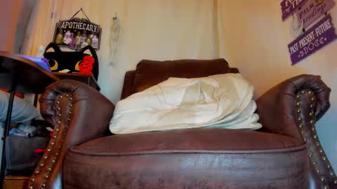 danidollxxx online show from October 19, 6:18 am