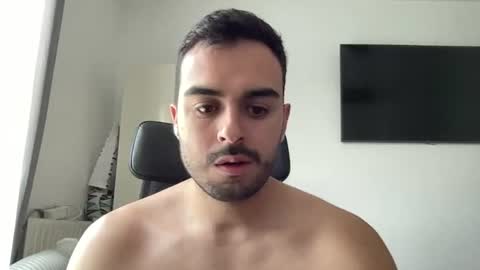 daniel_3827 online show from June 18, 6:41 am