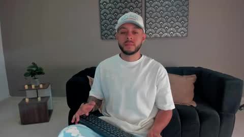 daniel_kingxxx online show from February 23, 11:45 am