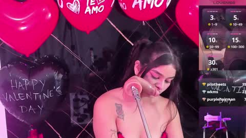 daniela_williams online show from February 15, 12:15 am