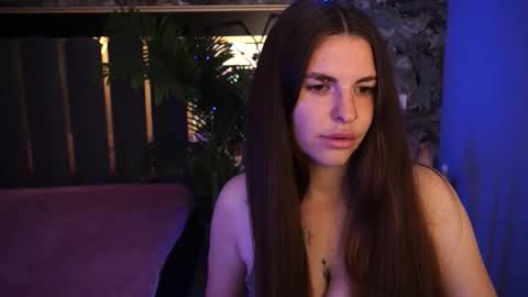 danielareign online show from November 9, 1:58 pm