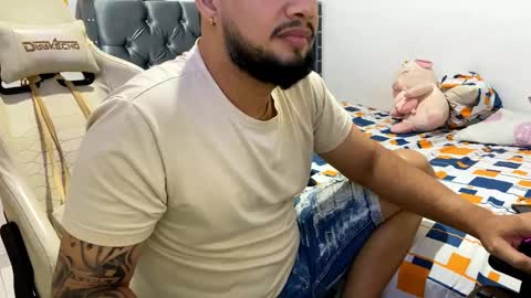 danielaw777 online show from October 27, 4:45 am