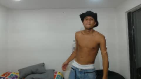 danielitopapii online show from February 13, 12:13 am