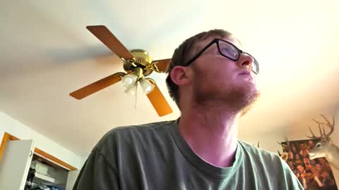 Daniel    y. online show from October 20, 9:09 pm