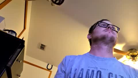 Daniel    y. online show from December 16, 9:54 pm