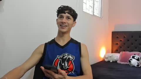 Daniels Cruz online show from December 19, 5:08 pm