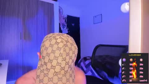 Daniels Cruz online show from December 2, 11:46 pm