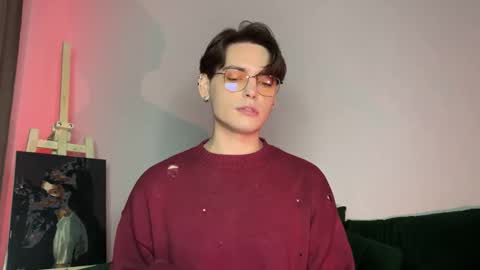 danieltuckerr online show from November 11, 8:44 pm