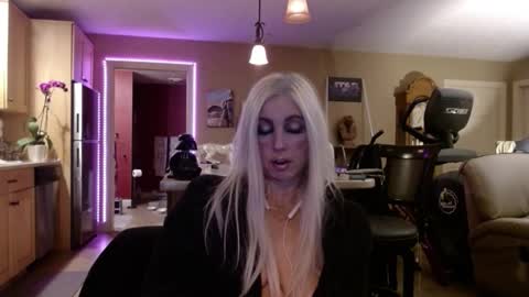 DanikaWhite69 online show from January 11, 12:55 pm