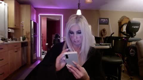Snapshot of danikawhite69 chatting on February 6, 7:13 am DanikaWhite69 online show from February 6, 7:13 am
