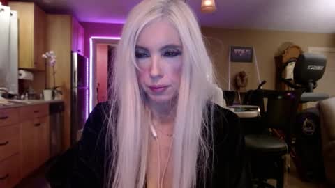 Snapshot of danikawhite69 chatting on January 26, 10:23 am DanikaWhite69 online show from January 26, 10:23 am