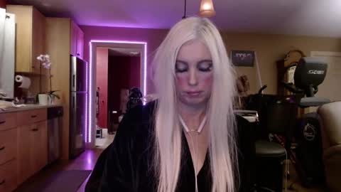 Snapshot of danikawhite69 chatting on January 29, 8:18 am DanikaWhite69 online show from January 29, 8:18 am