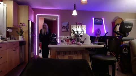 Snapshot of danikawhite69 chatting on February 27, 8:13 am DanikaWhite69 online show from February 27, 8:13 am