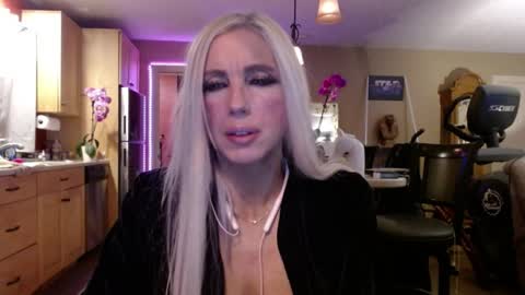 DanikaWhite69 online show from May 12, 3:10 pm