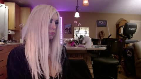 Snapshot of danikawhite69 chatting on February 3, 7:40 am DanikaWhite69 online show from February 3, 7:40 am