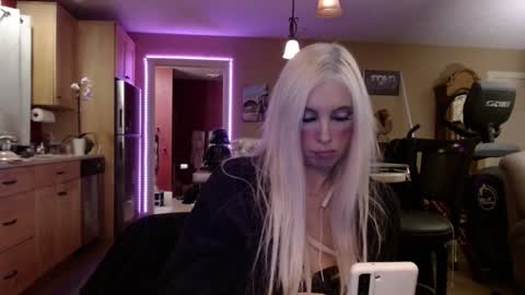 Snapshot of danikawhite69 chatting on January 27, 7:45 am DanikaWhite69 online show from January 27, 7:45 am