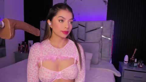 Dani Phonenix online show from March 3, 7:39 pm