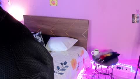 Snapshot of danna__castle chatting on January 28, 4:39 am Dannacastle online show from January 28, 4:39 am